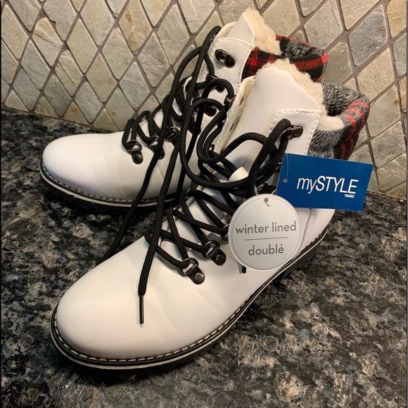 Brand new double lined boots - Picture 2 of 7